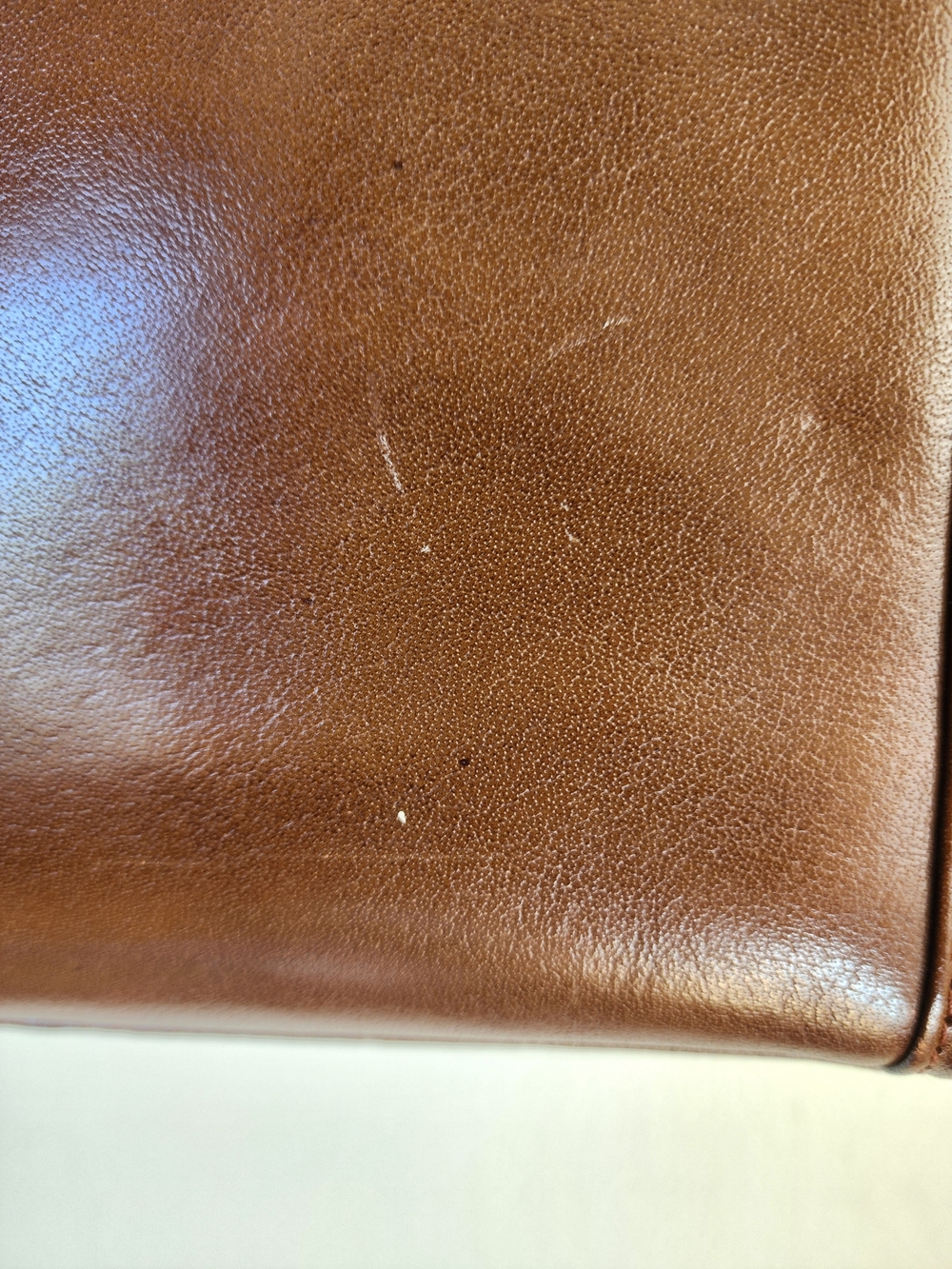Vintage Ashwood Genuine Leather 'Naomi' Crossbody Bag - Picture 3 of 7